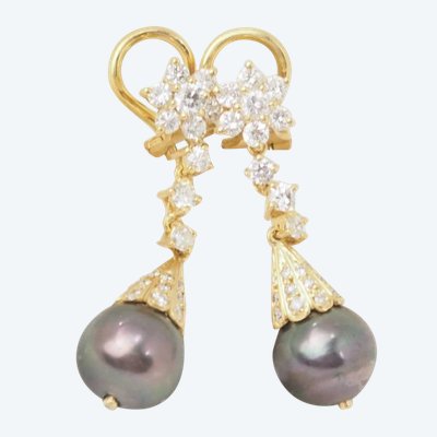 Yellow gold earrings, diamonds and Tahitian pearls