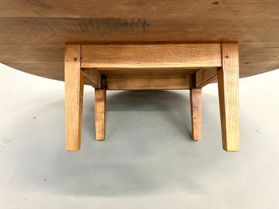 Circular coffee table in solid oak