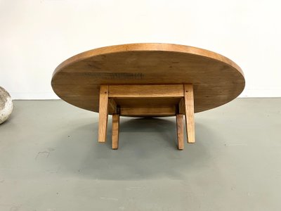 Circular coffee table in solid oak