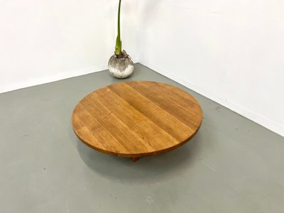 Circular coffee table in solid oak