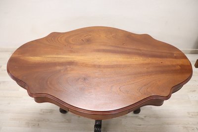 Mid-19th Century Pedestal Table in Walnut