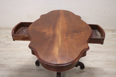 Mid-19th Century Pedestal Table in Walnut