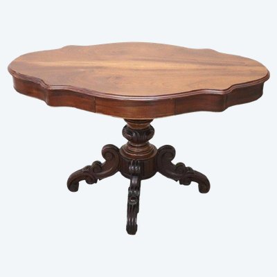 Mid-19th Century Pedestal Table in Walnut