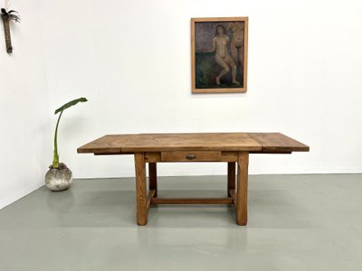 Small extendable farm table