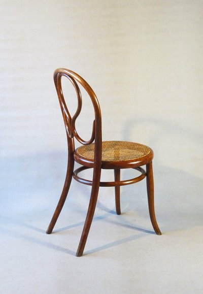 Thonet Bistrostuhl Nr. 20, OMEGA von 1875 , Farbton "cherry".