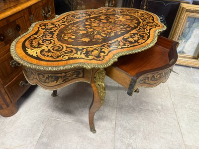 MIDDLE TABLE NAPOLEON III VIOLIN IN MARQUETRY