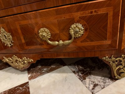 LOUIS XIV CHEST OF DRAWERS