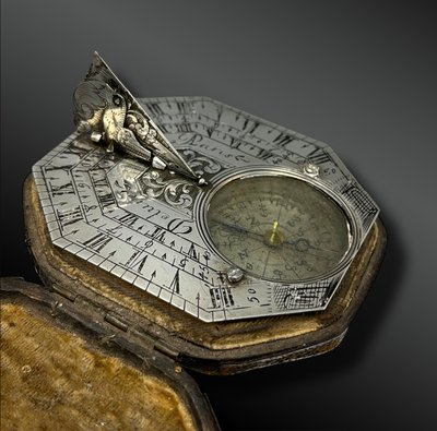 EQUINOXIAL PORTATIVE SOLAR DIAL - Jean-Baptiste DELURE (active in Paris from 1695 to 1736)