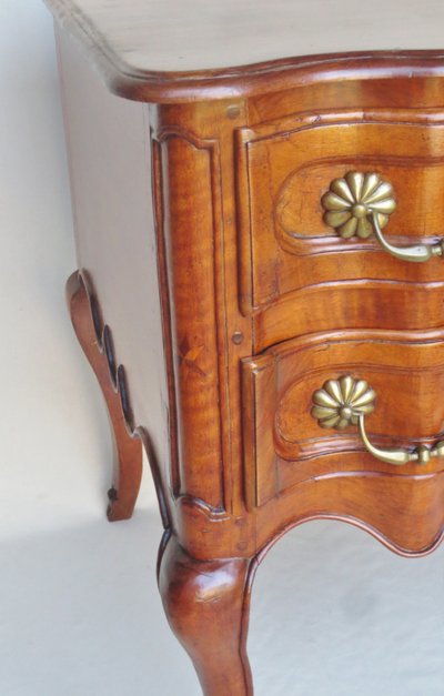 Sauteuse chest of drawers, 18th century Provence.  