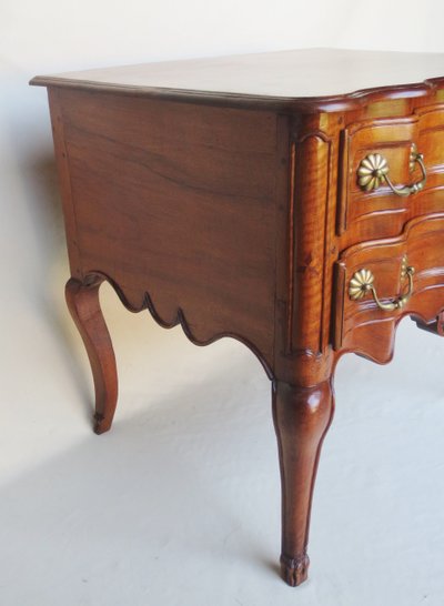 Sauteuse chest of drawers, 18th century Provence.  