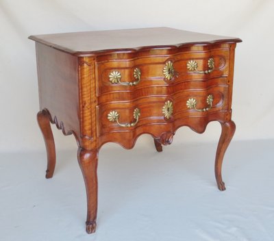 Sauteuse chest of drawers, 18th century Provence.  