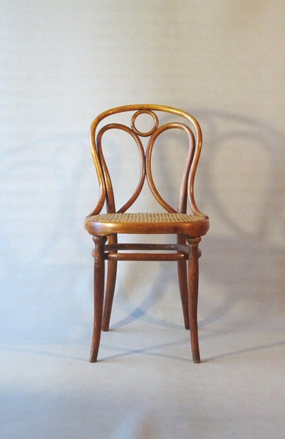 Chaise THONET N°19/1 assise trapeze cannée à neuf. Ca,1880