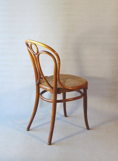 Chaise THONET N°19/1 assise trapeze cannée à neuf. Ca,1880