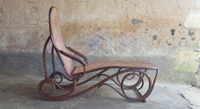 Rattan chaise longue by Michael Thonet 1900's