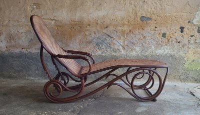 Rattan chaise longue by Michael Thonet 1900's