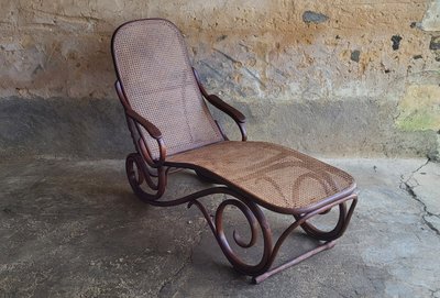 Rattan chaise longue by Michael Thonet 1900's