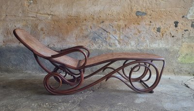 Rattan chaise longue by Michael Thonet 1900's