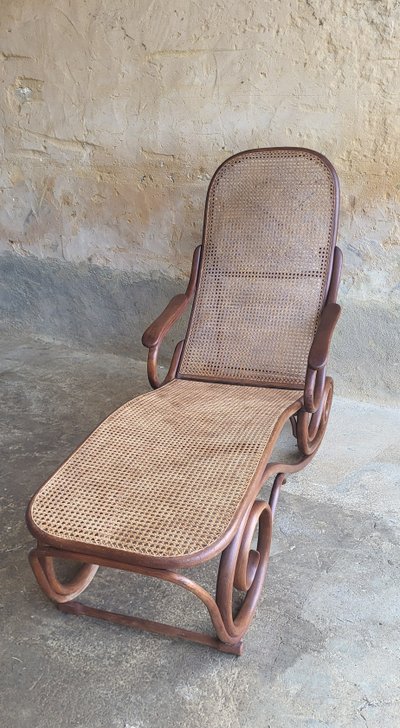 Rattan chaise longue by Michael Thonet 1900's