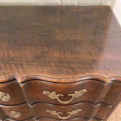 Walnut crossbow chest of drawers 18th century