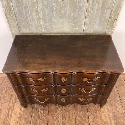 Walnut crossbow chest of drawers 18th century