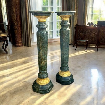 PAIRE DE COLONNES EN MARBRE VERT ORNÉES DE BRONZE DORÉ DU XIXe de 118 CM DE HAUT