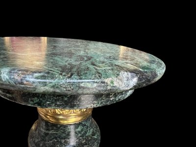 PAIRE DE COLONNES EN MARBRE VERT ORNÉES DE BRONZE DORÉ DU XIXe de 118 CM DE HAUT