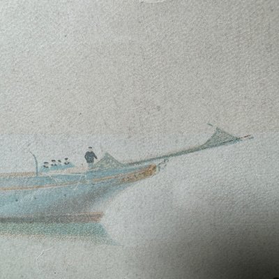 Gravure en couleur représentant des marins et une élégante XIXe