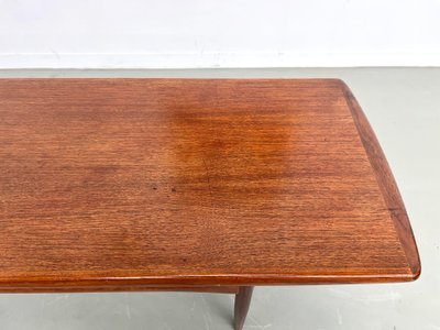 Grande table basse scandinave en teck par Robert Christensen