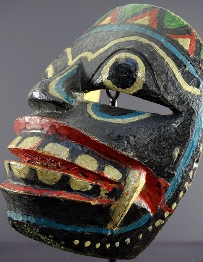 Indonésie, île De Java, Théâtre De Râmâyana, Masque De Raksasa En Bois Polychrome. 