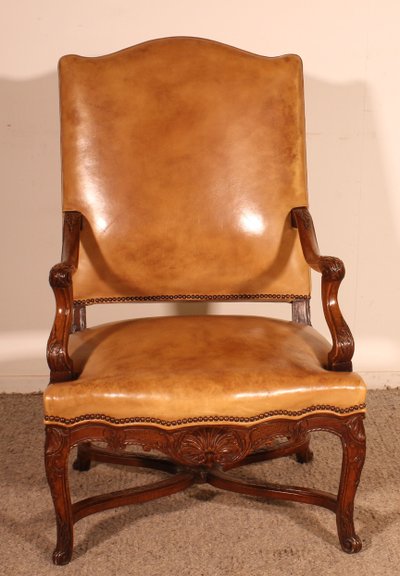 Fauteuil d'époque Régence En Noyer - 18° Siècle