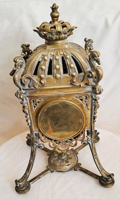 Pendule a poser en bronze style louis XIV mouvement estampillé (Chles Mt )