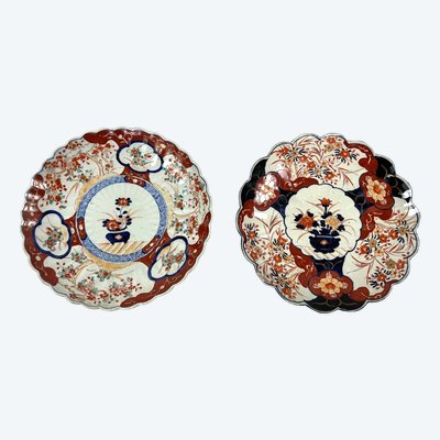 Paire de plats en porcelaine Imari, Japon, XIXe siècle