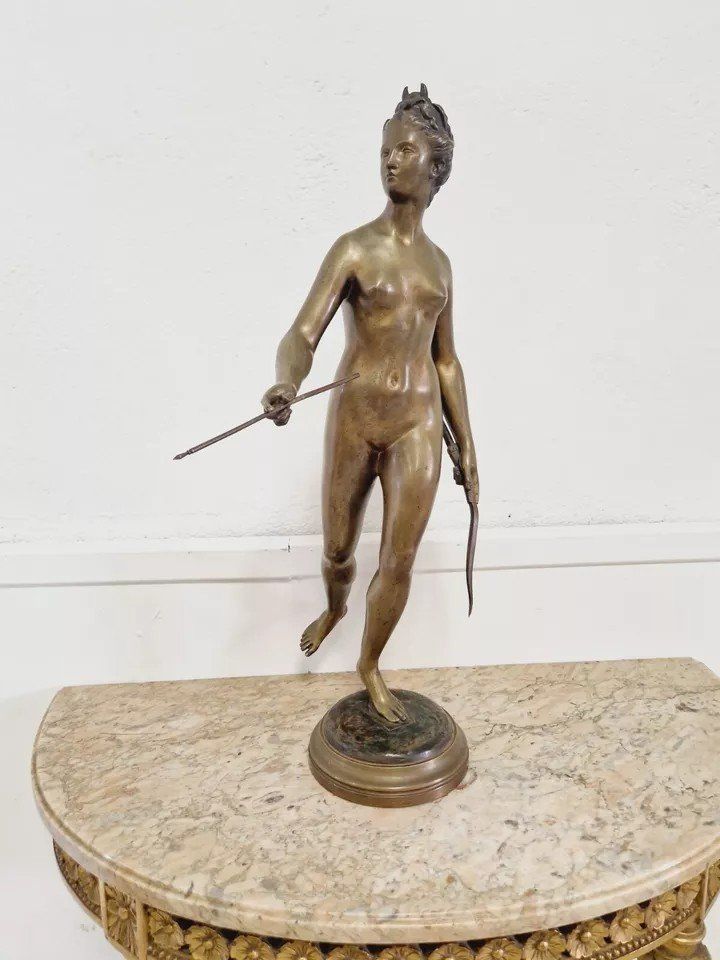 Sculpture Antique En Bronze De Diane Chasseresse