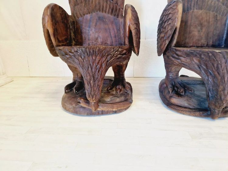 Paire De Fauteuils Aigle Américain En Bois Massif Sculpté