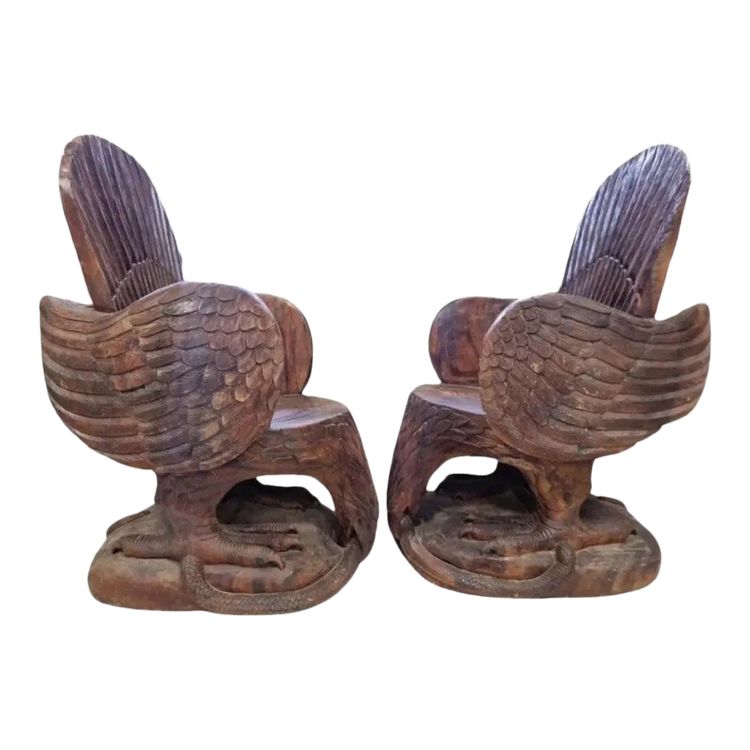 Paire De Fauteuils Aigle Américain En Bois Massif Sculpté