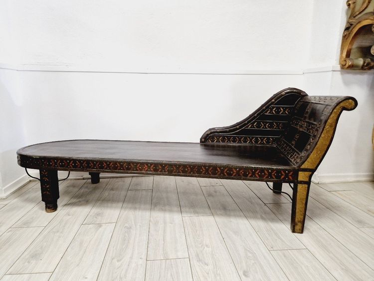 Antique Colonial Chaise Longue