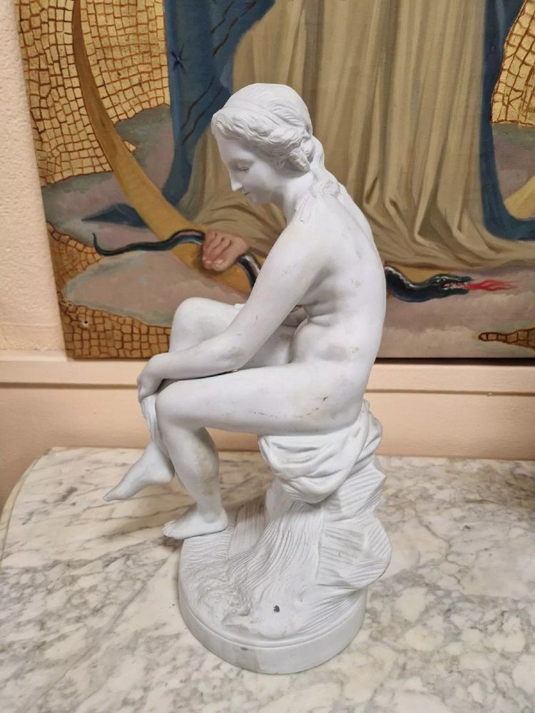 Scultura antica di Diana che fa il bagno dopo Falconet