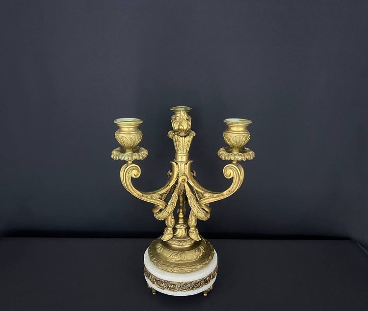 Candelabro in bronzo dorato, periodo Napoleone III, stile Luigi XVI.