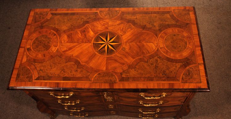 Mazarine Chest Of Drawers / Commode From The Beginning Of The 18th Century