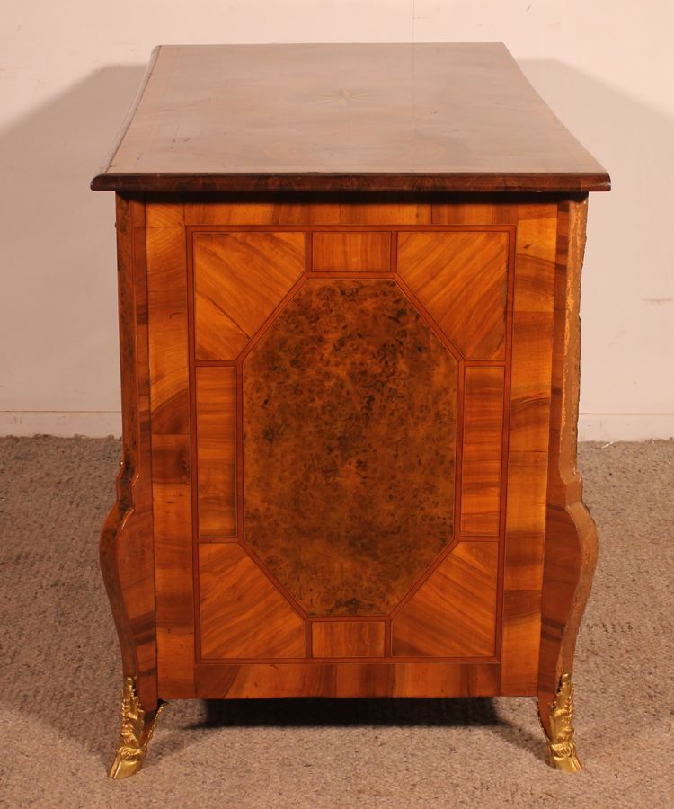 Mazarine Chest Of Drawers / Commode From The Beginning Of The 18th Century