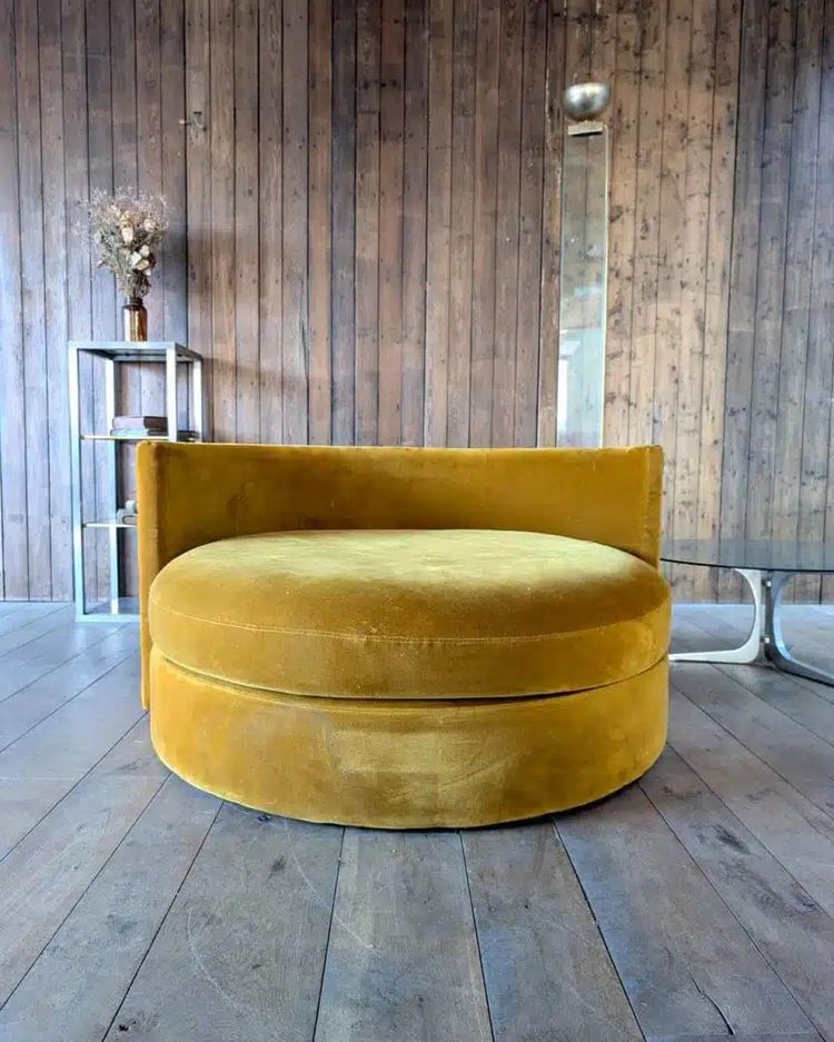 Round velvet armchair