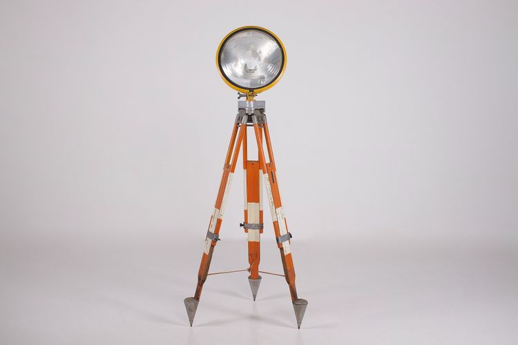 Holophane tripod industrial spotlight