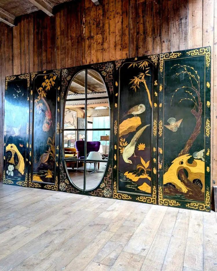 Set of painted panels with chinoiserie decoration