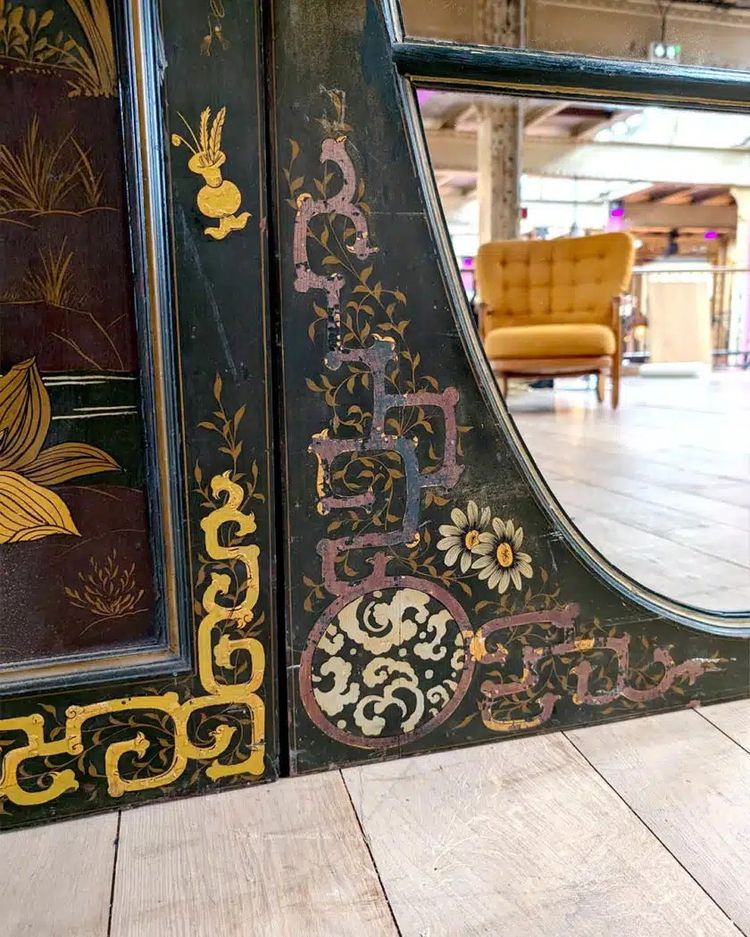 Set of painted panels with chinoiserie decoration