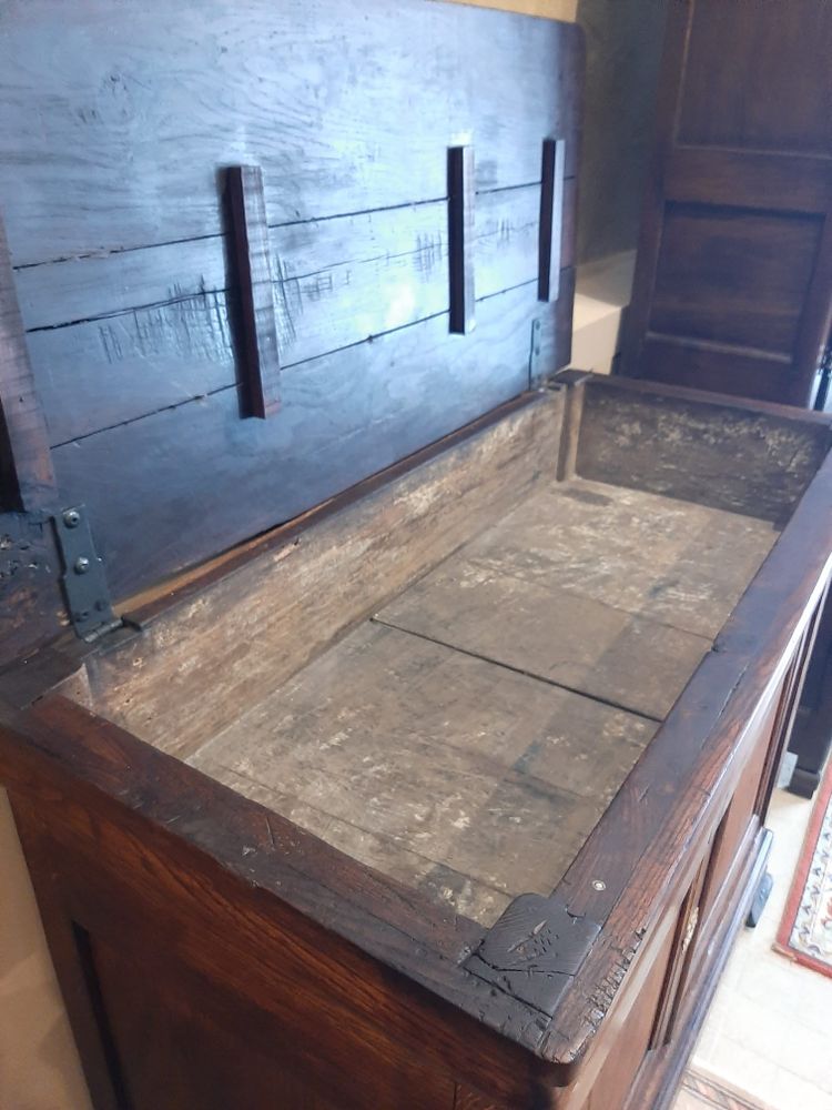 Regional Buffet Forming a Kneading Trough in Solid Oak - 18th Century.