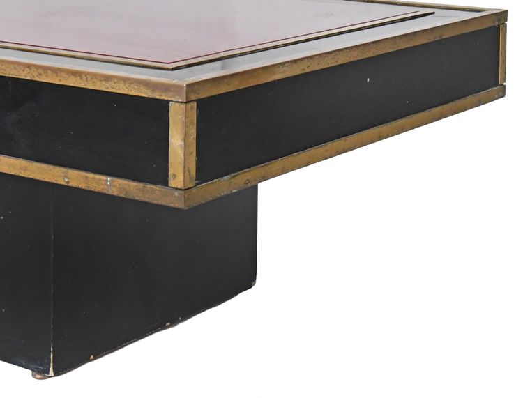 Vintage coffee table in the style of Willy Rizzo