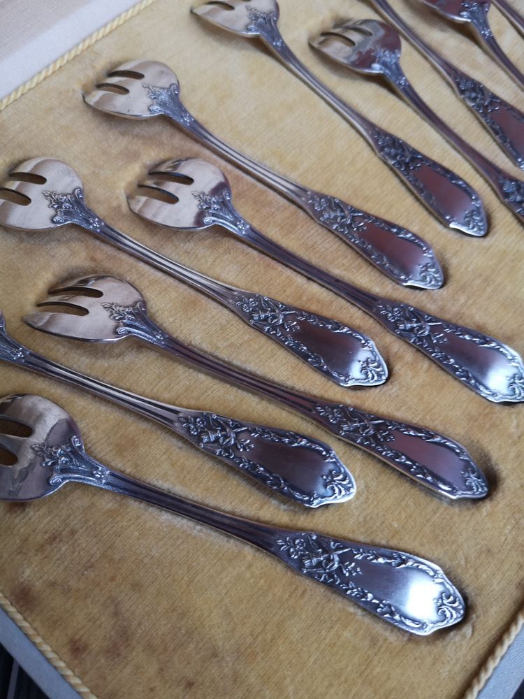 12 silver-plated empire-style oyster forks