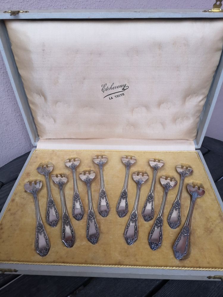 12 silver-plated empire-style oyster forks