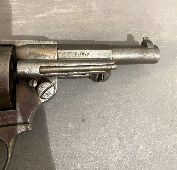 1873 regulation revolver manufactured by Maître d'Armes Saint-Etienne