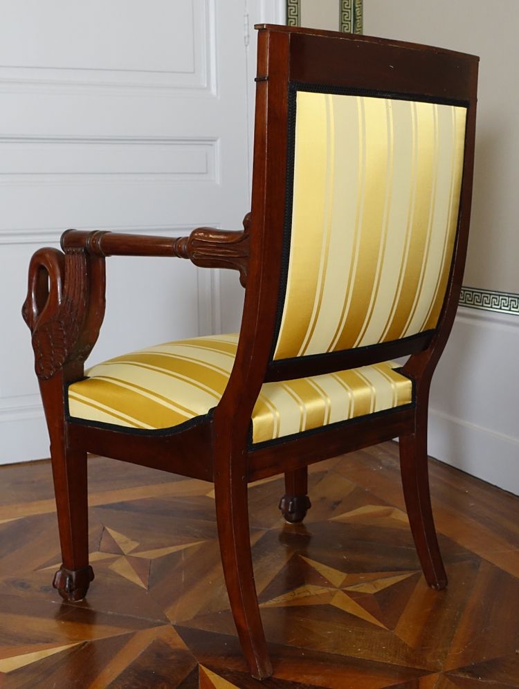 Pair of Empire mahogany armchairs, swan model - attributed to Bellangé